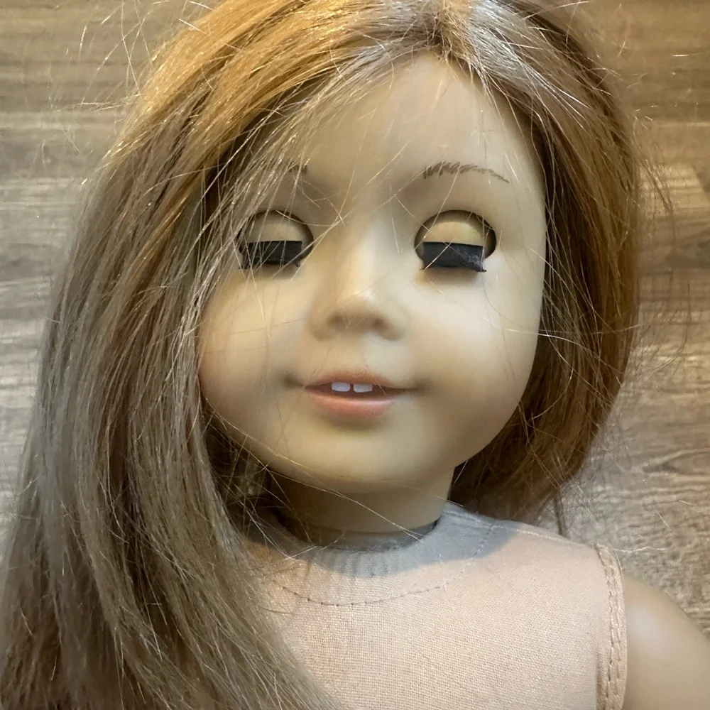 American Girl Doll with Golden Brown Hair and Brown Eyes - Picture 12 of 14